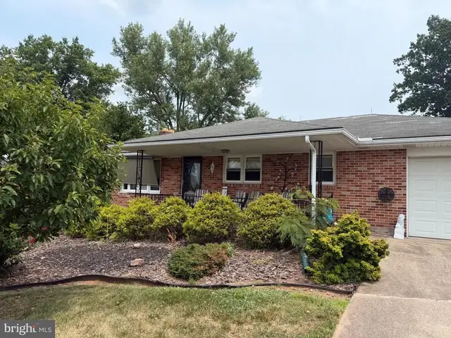 2329 Redwood Rd, York