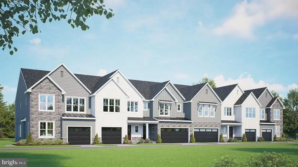 102 Flint Dr, MANHEIM