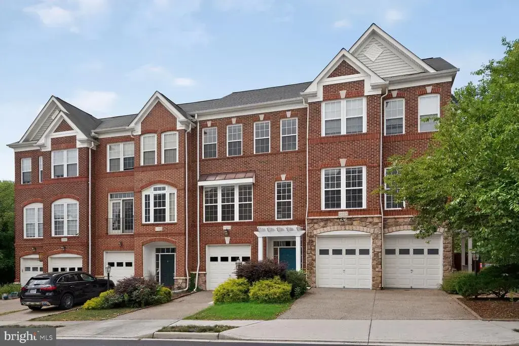21929 Bayard Ter, BROADLANDS