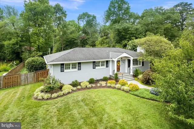4429 Neptune Dr, Alexandria