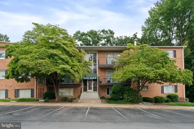 12654 Dara Dr #203, Woodbridge