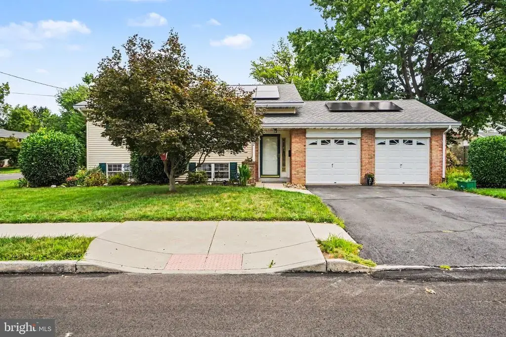 2 Sycamore Ln, PALMYRA