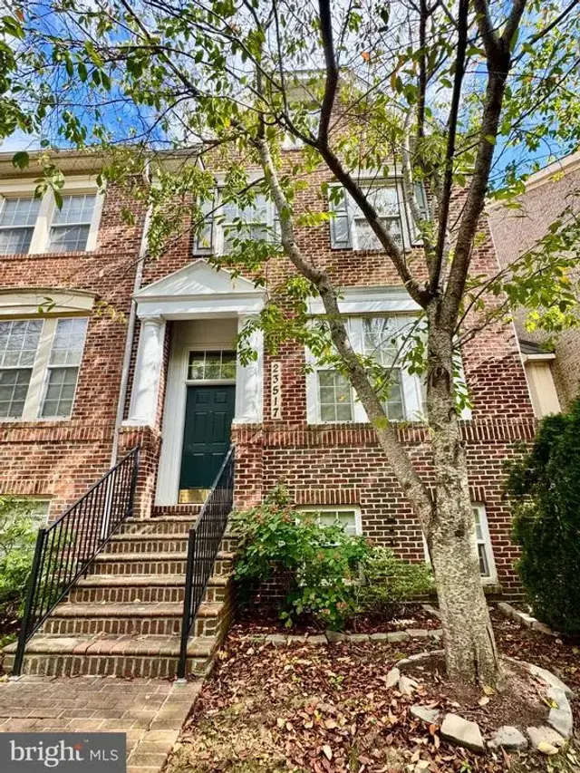 23517 Gardenside Pl, Clarksburg