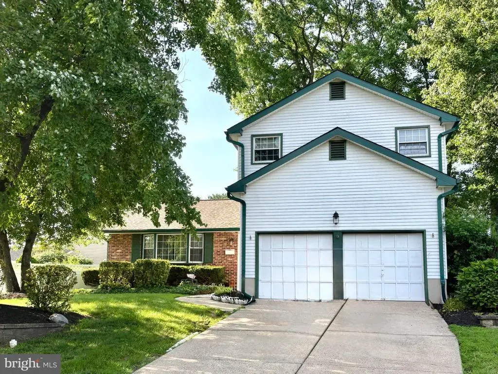 843 Lafayette Dr, MOUNT LAUREL