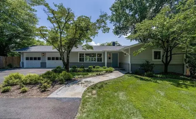 1003 Collingwood Rd, Alexandria