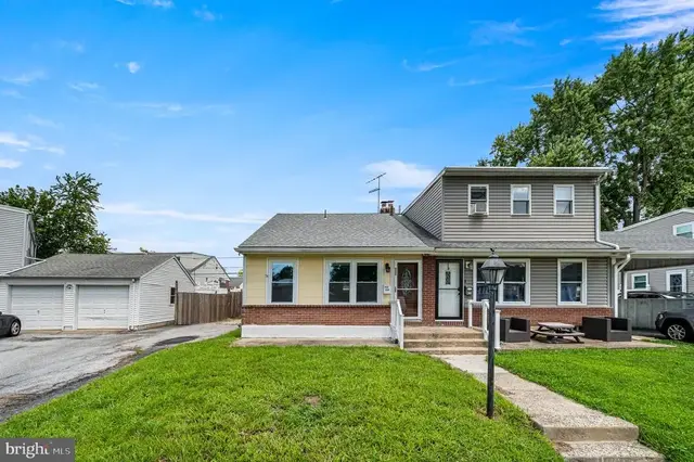 622 E Winona Ave, Norwood