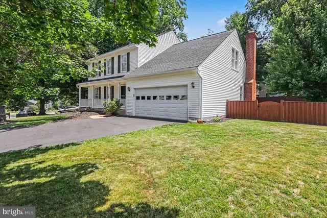 8019 Oak Bridge Ln, Fairfax Station