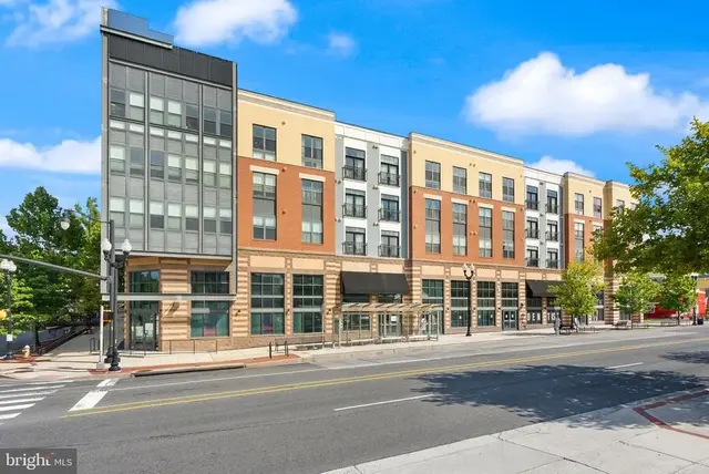 989 S Buchanan St #420, Arlington