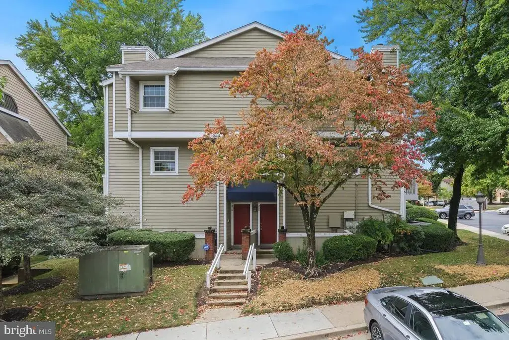 5716 Chapman Mill Dr #200, ROCKVILLE