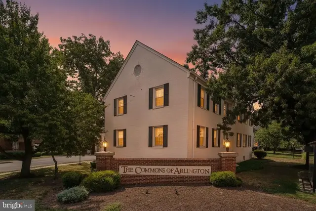1315 S Walter Reed Dr #(17101) 204, Arlington