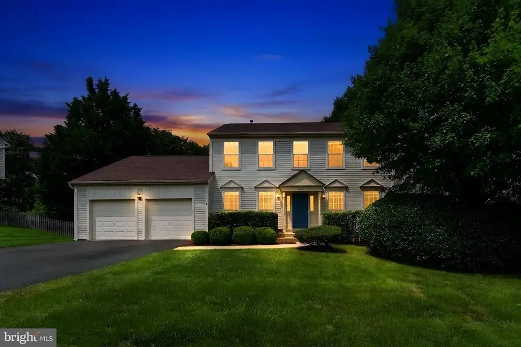 1588 Kingstream Cir, HERNDON