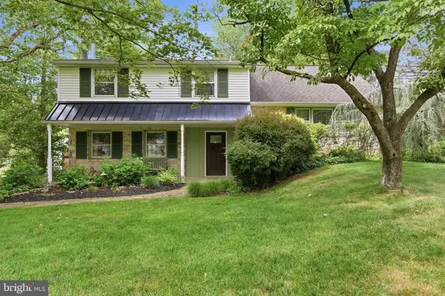 76 Chapel Dr, Southampton