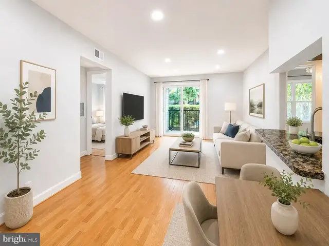 3310 Wyndham Cir #115, Alexandria