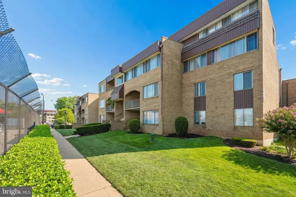 412 Girard St #204, GAITHERSBURG