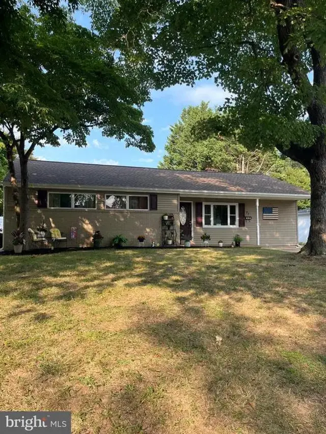 57 Greenhill Ave, Dover