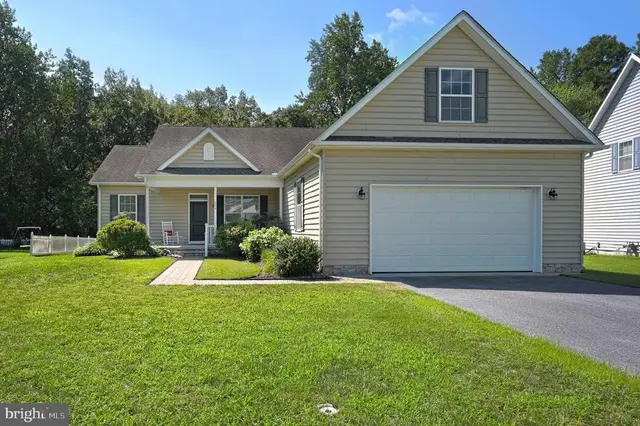224 S High Meadow Dr, Felton