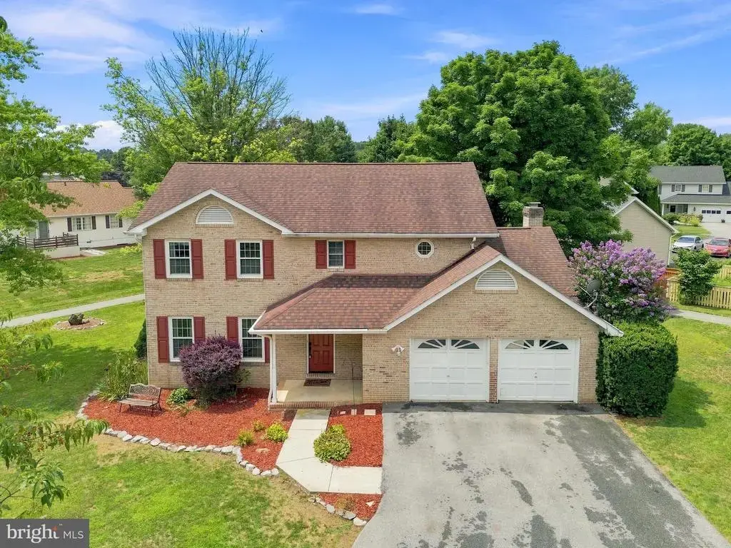 302 Ambler Ln, FALLING WATERS