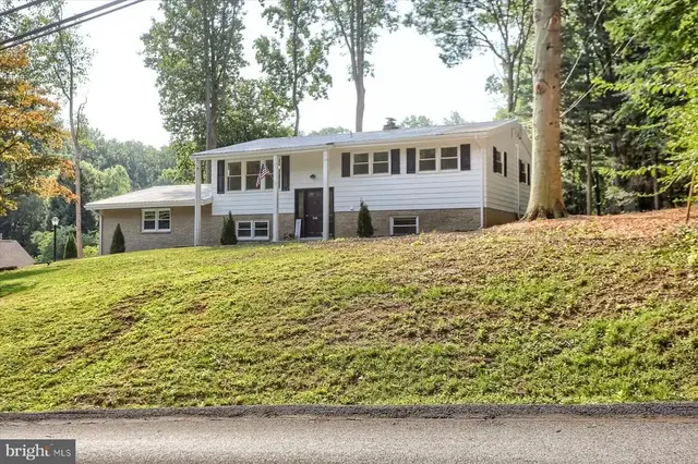 560 Hill Church Rd, Hummelstown