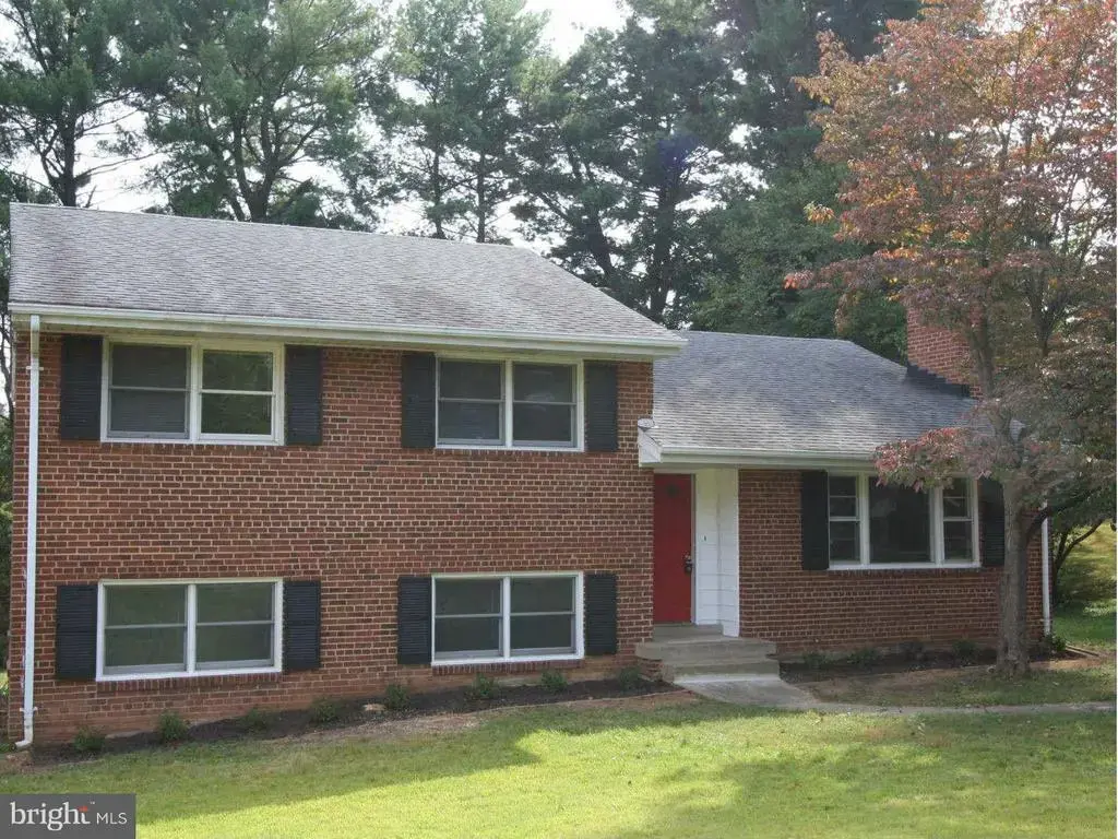 1103 Roberta Ct, MCLEAN