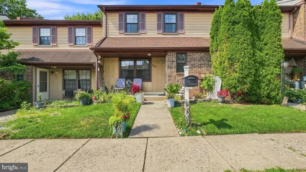988 Gates Pl, WARMINSTER