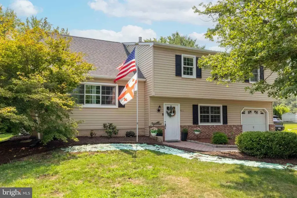 911 Liberty Ln, WARRINGTON