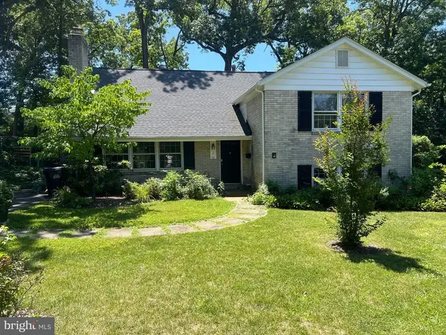 7 Olivewood Ct, Greenbelt