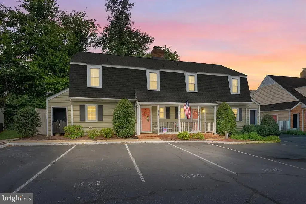 1424 Kenmore Ave, FREDERICKSBURG