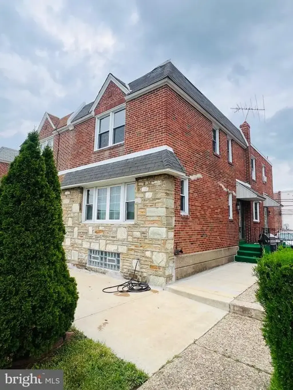 807 Brighton St, PHILADELPHIA