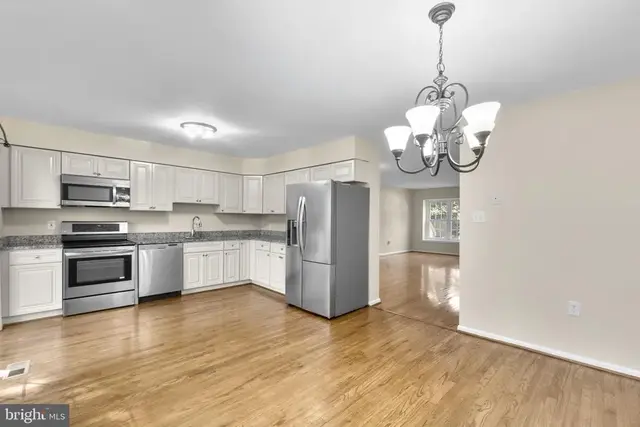 7465 Swan Point Way #4-8, Columbia