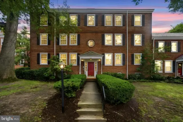 2994 S Columbus St S #b1, Arlington