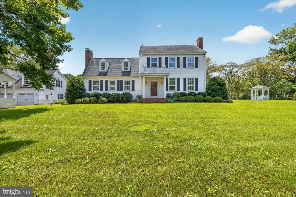 525 Small Reward Rd, HUNTINGTOWN