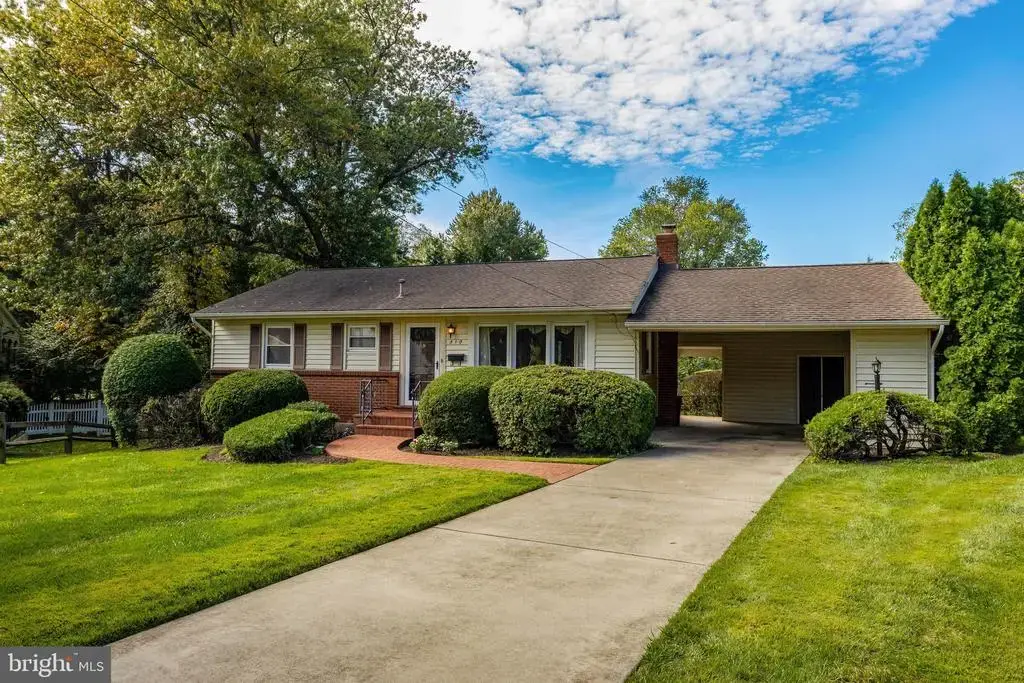 310 Arcadian Cir Sw, VIENNA