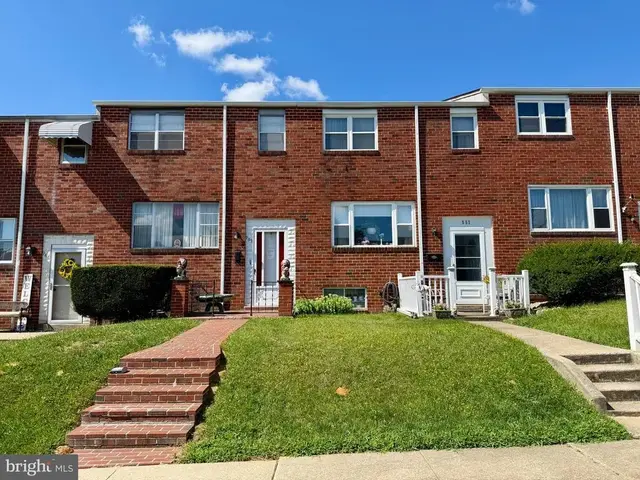 959 Regina Dr, Baltimore