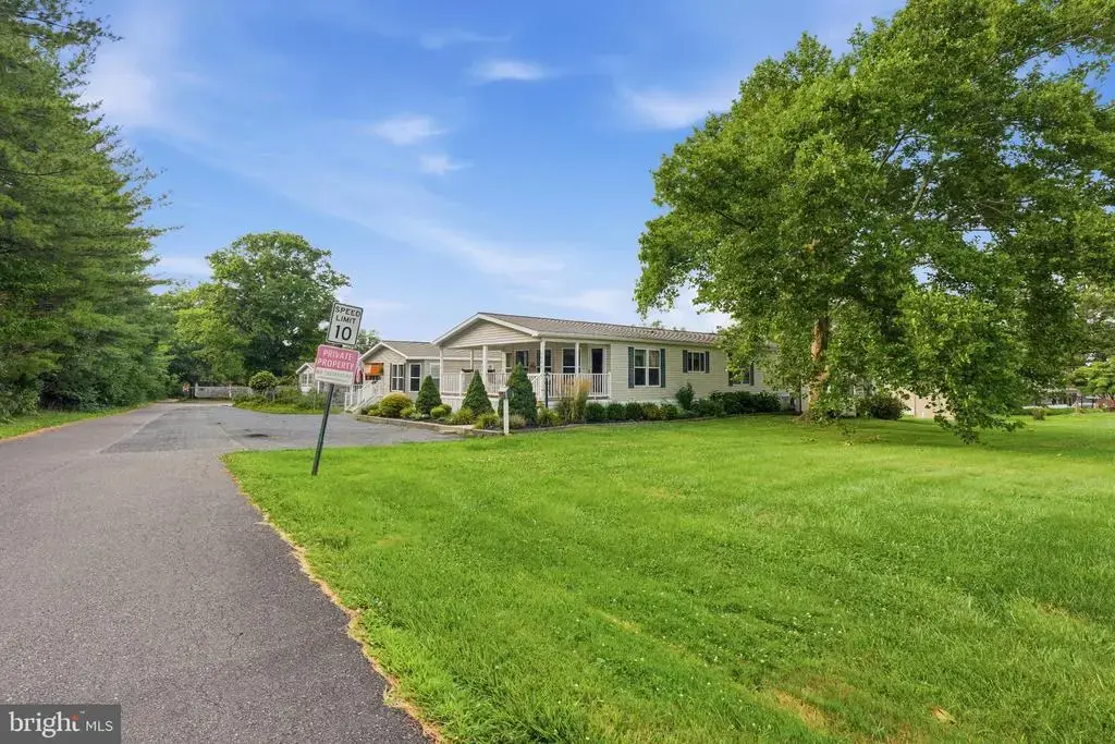1065 Pine Cir, TELFORD
