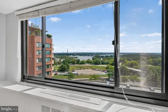 1011 Arlington Blvd #942, Arlington