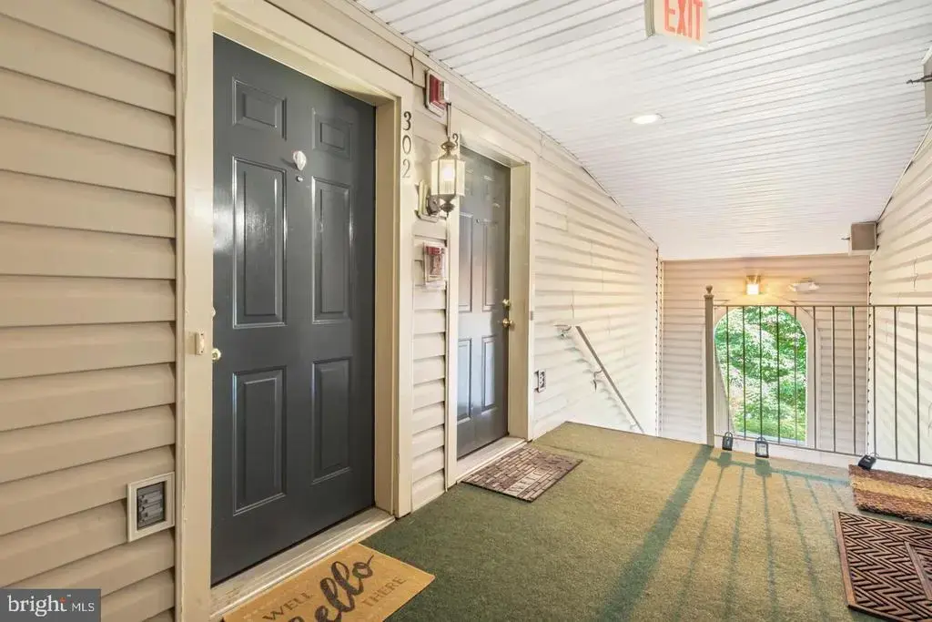 7014 Metropolitan Pl #302, FALLS CHURCH