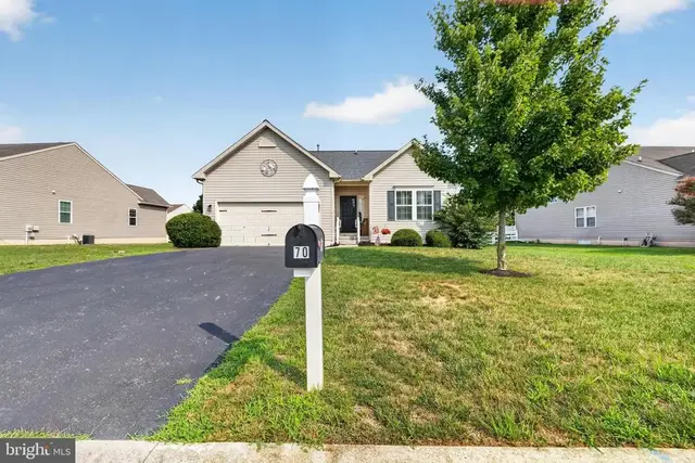 70 Nursery Ln, Smyrna