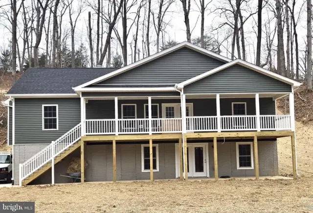 3 Dry Run Ct, Front Royal