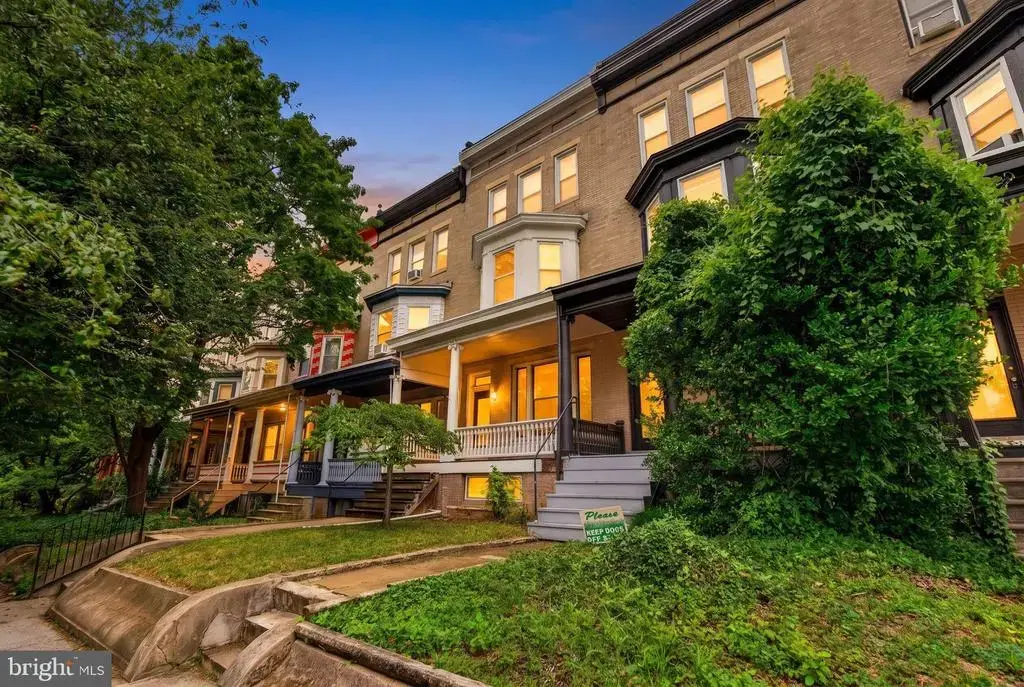 3005 N Calvert St, BALTIMORE