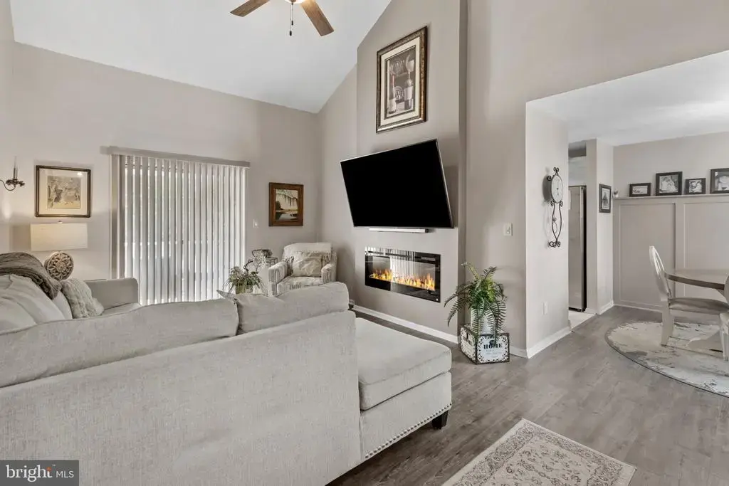 468 Steeplechase Ct, WOODBURY