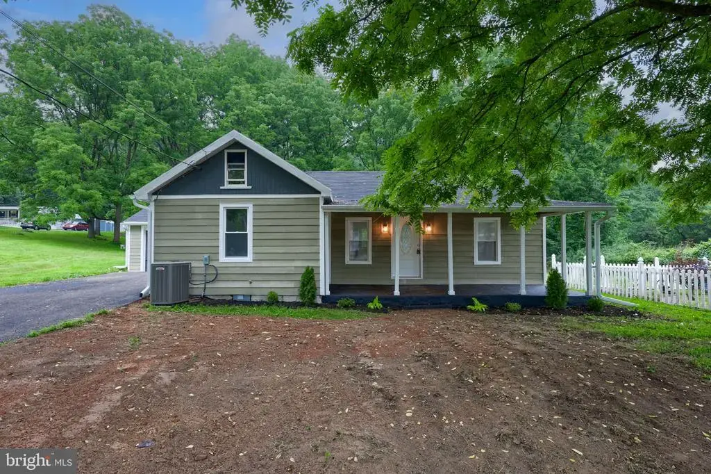 1384 Roundtop Rd, MIDDLETOWN