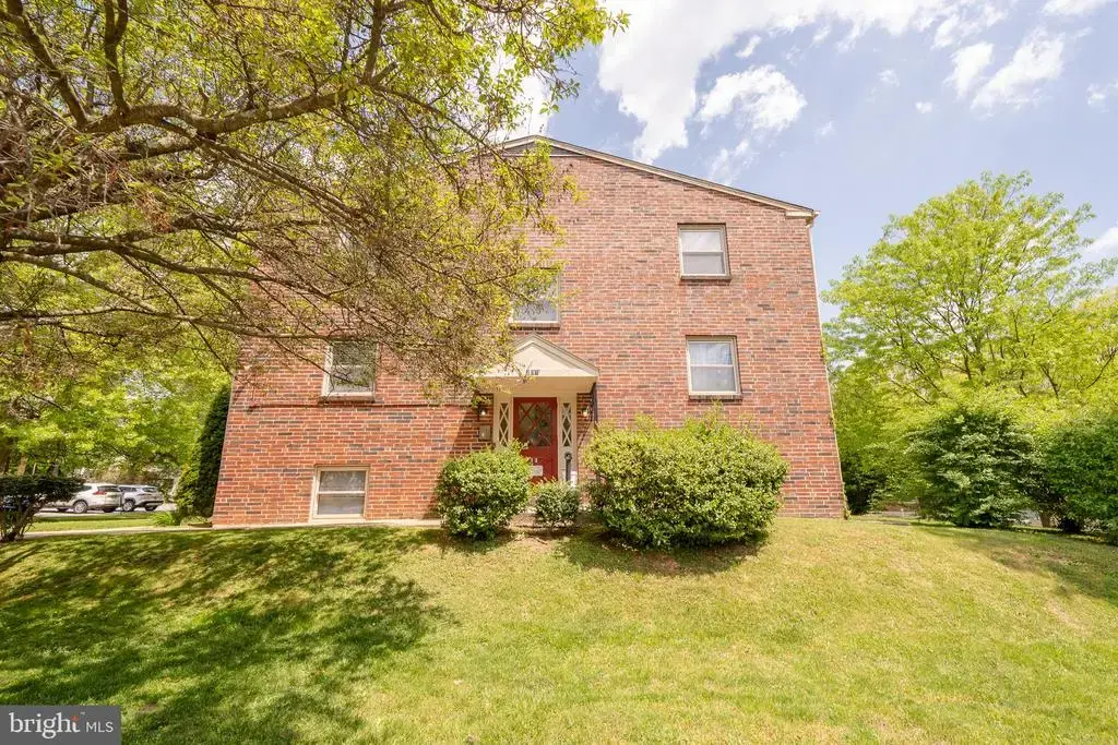 231 Sharpless St #2f, WEST CHESTER