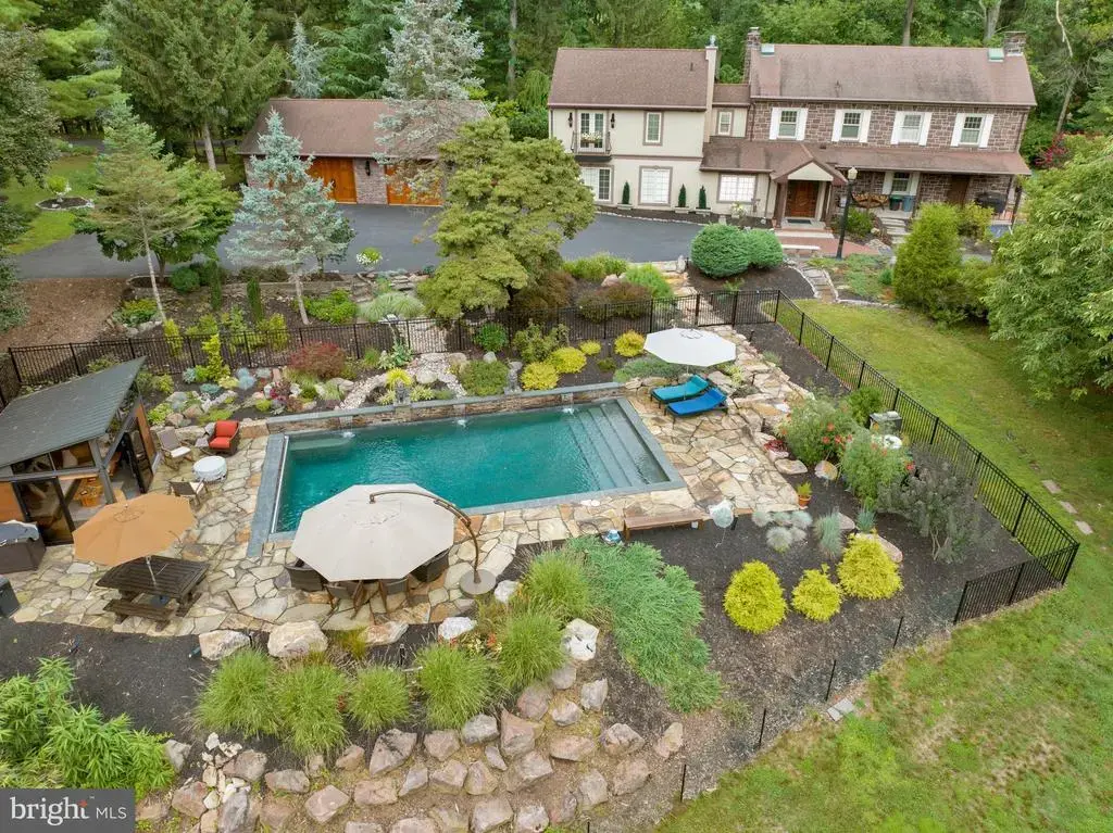 459 Mount Penn Rd, READING
