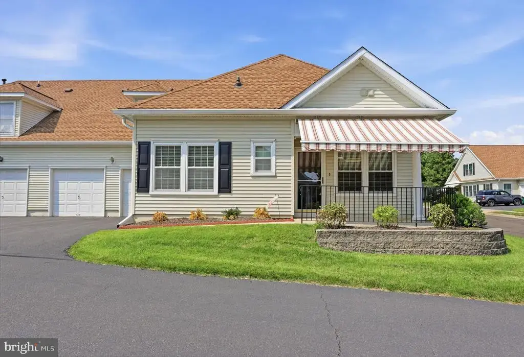 52 Avenrowe Ct, FAIRLESS HILLS