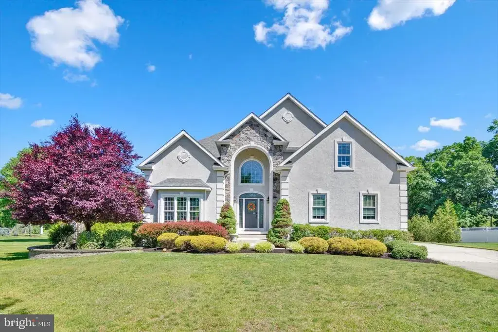 3 Jillian Way, MOUNT LAUREL