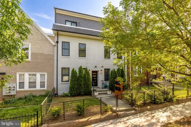 1120 Penn St Ne #2, Washington