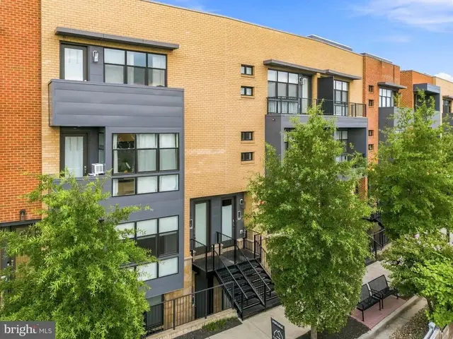 1110 South Highland St #2, Arlington