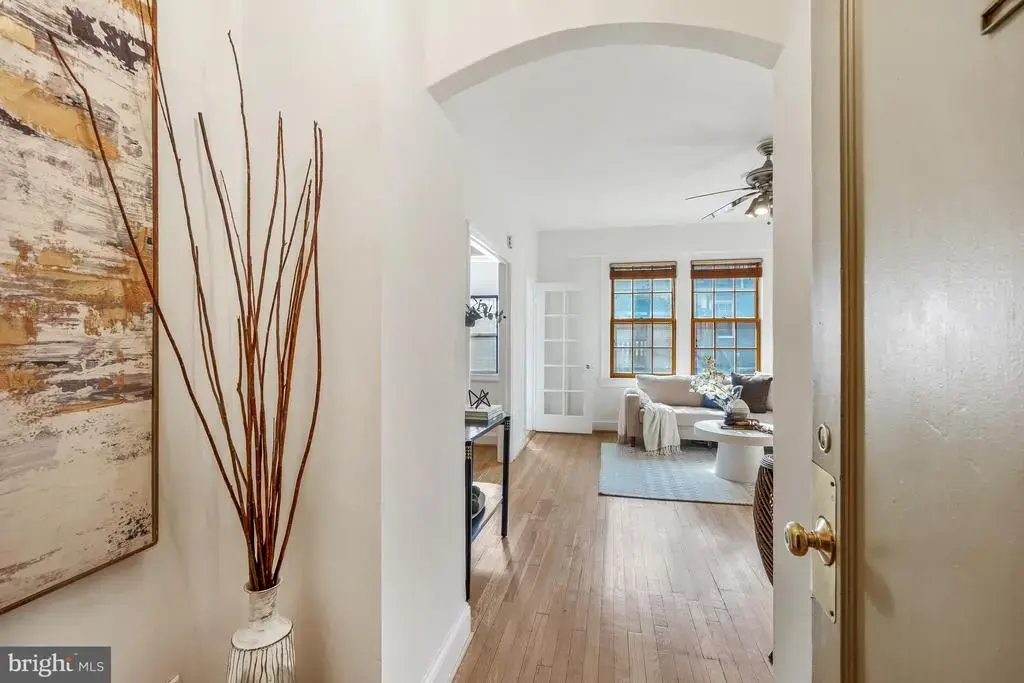 2032 Belmont Road N #234, WASHINGTON