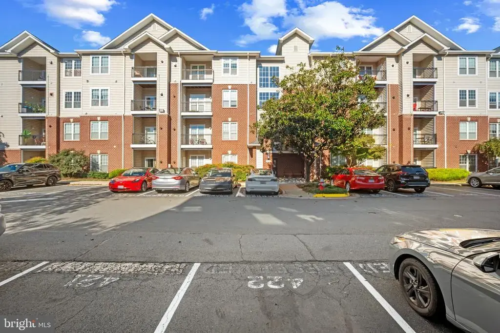 1580 Spring Gate Dr #4216, MCLEAN