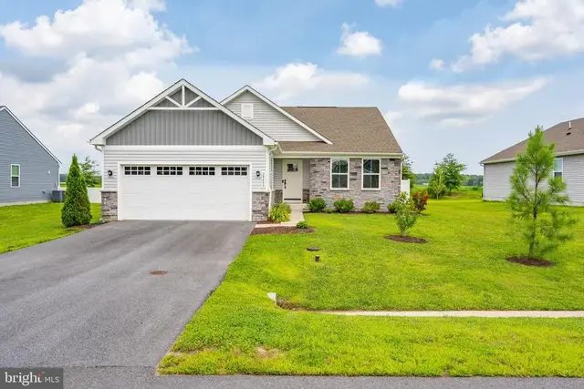 28493 Hawthorne Trl, Milton